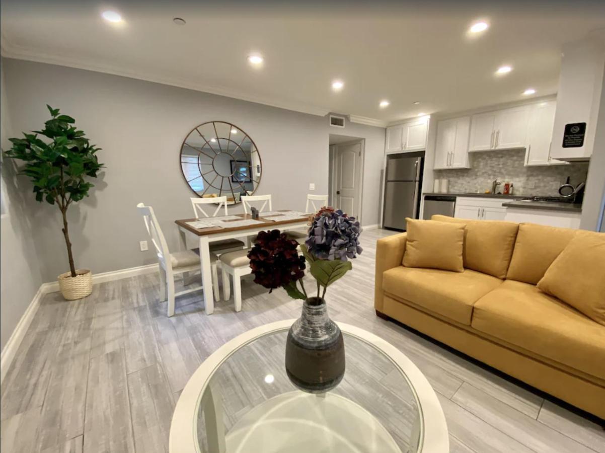Stylish Hollywood Townhouse - Ideal Location ลอสแอนเจลิส ภายนอก รูปภาพ