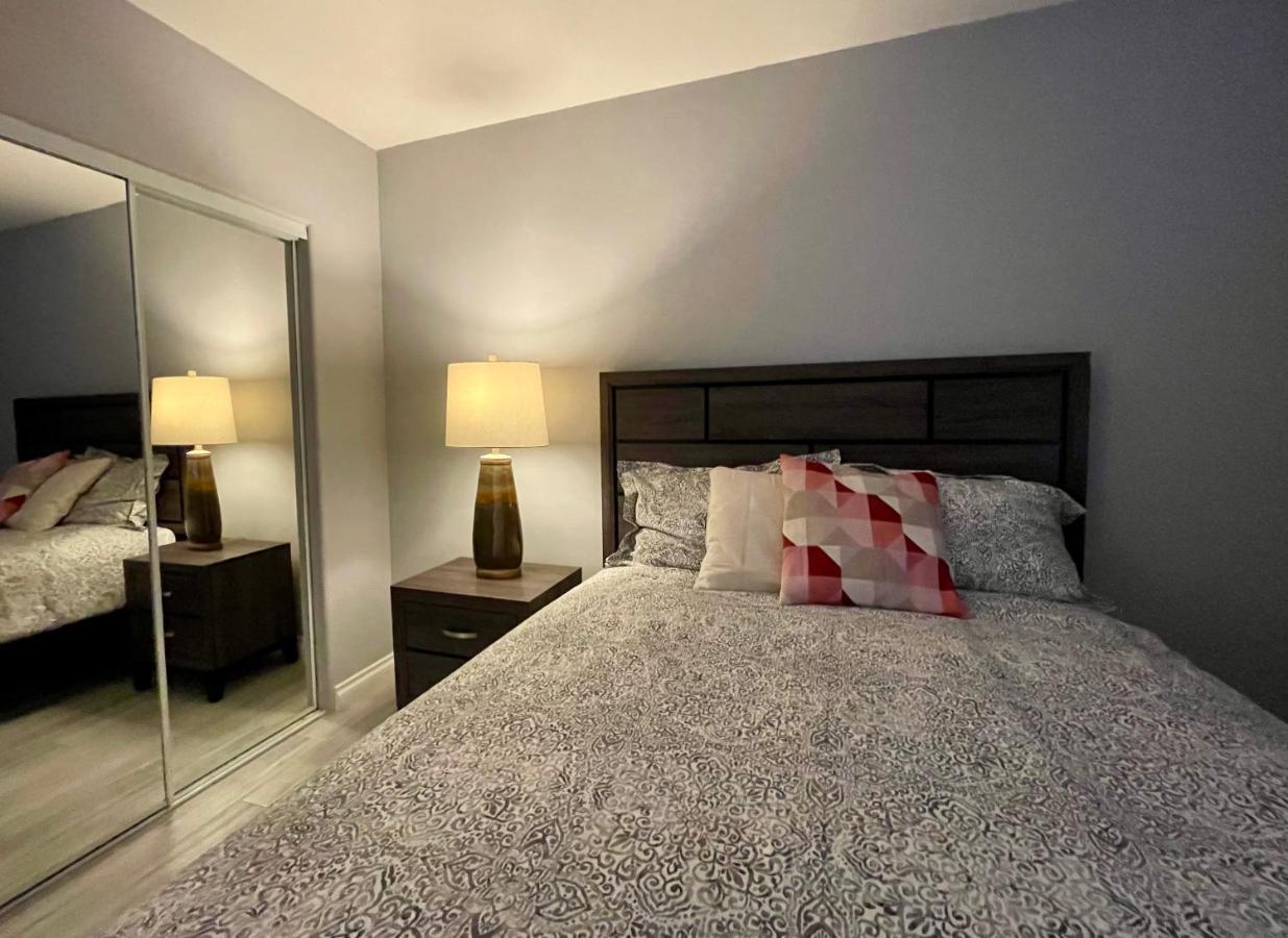 Stylish Hollywood Townhouse - Ideal Location ลอสแอนเจลิส ภายนอก รูปภาพ