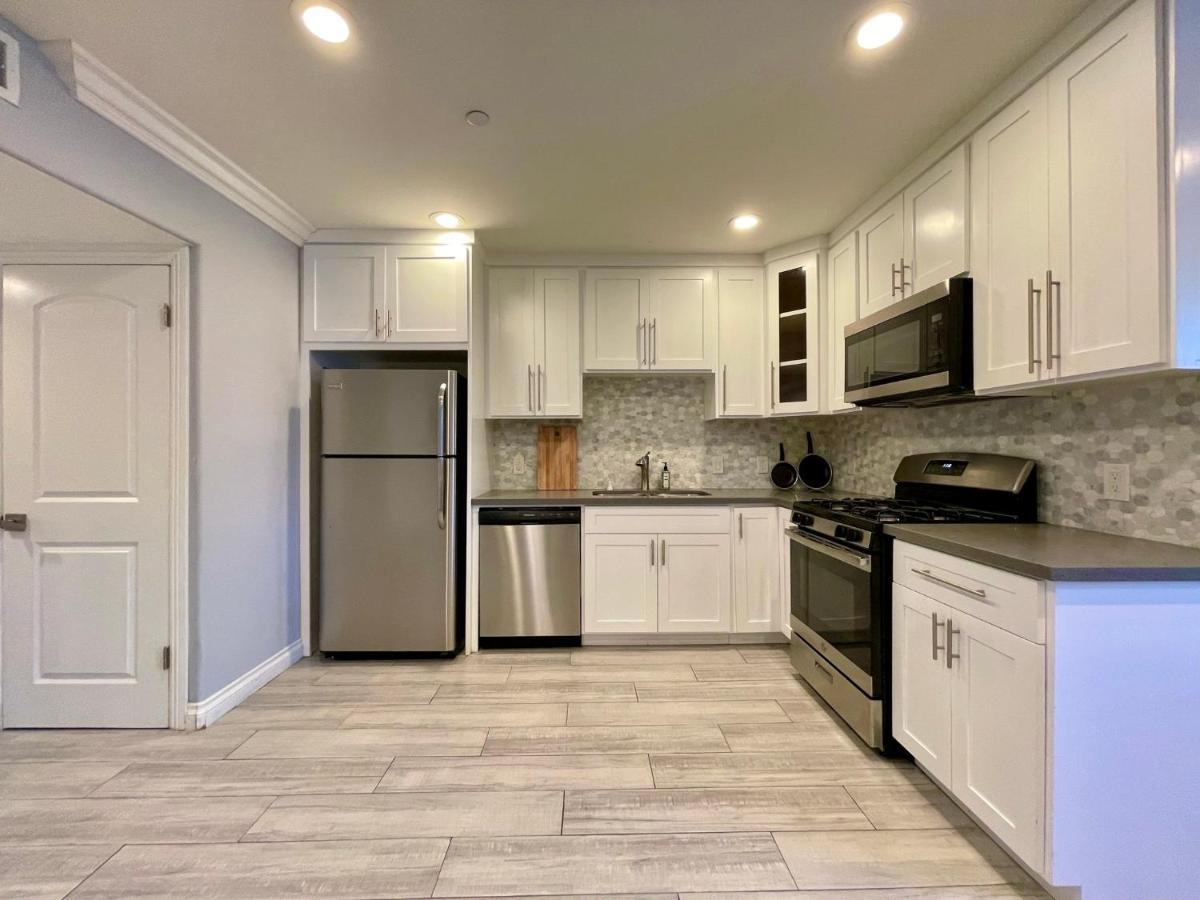 Stylish Hollywood Townhouse - Ideal Location ลอสแอนเจลิส ภายนอก รูปภาพ