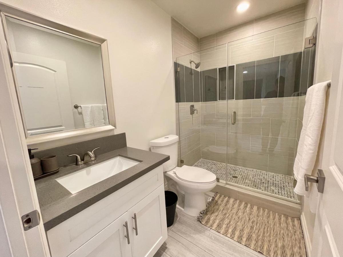 Stylish Hollywood Townhouse - Ideal Location ลอสแอนเจลิส ภายนอก รูปภาพ